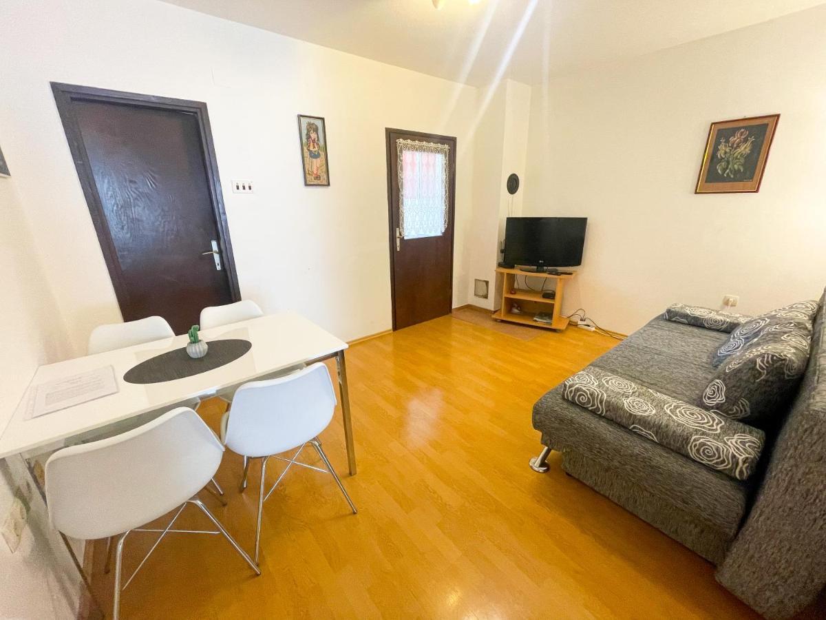Apartmani Irena Jadranovo Luaran gambar