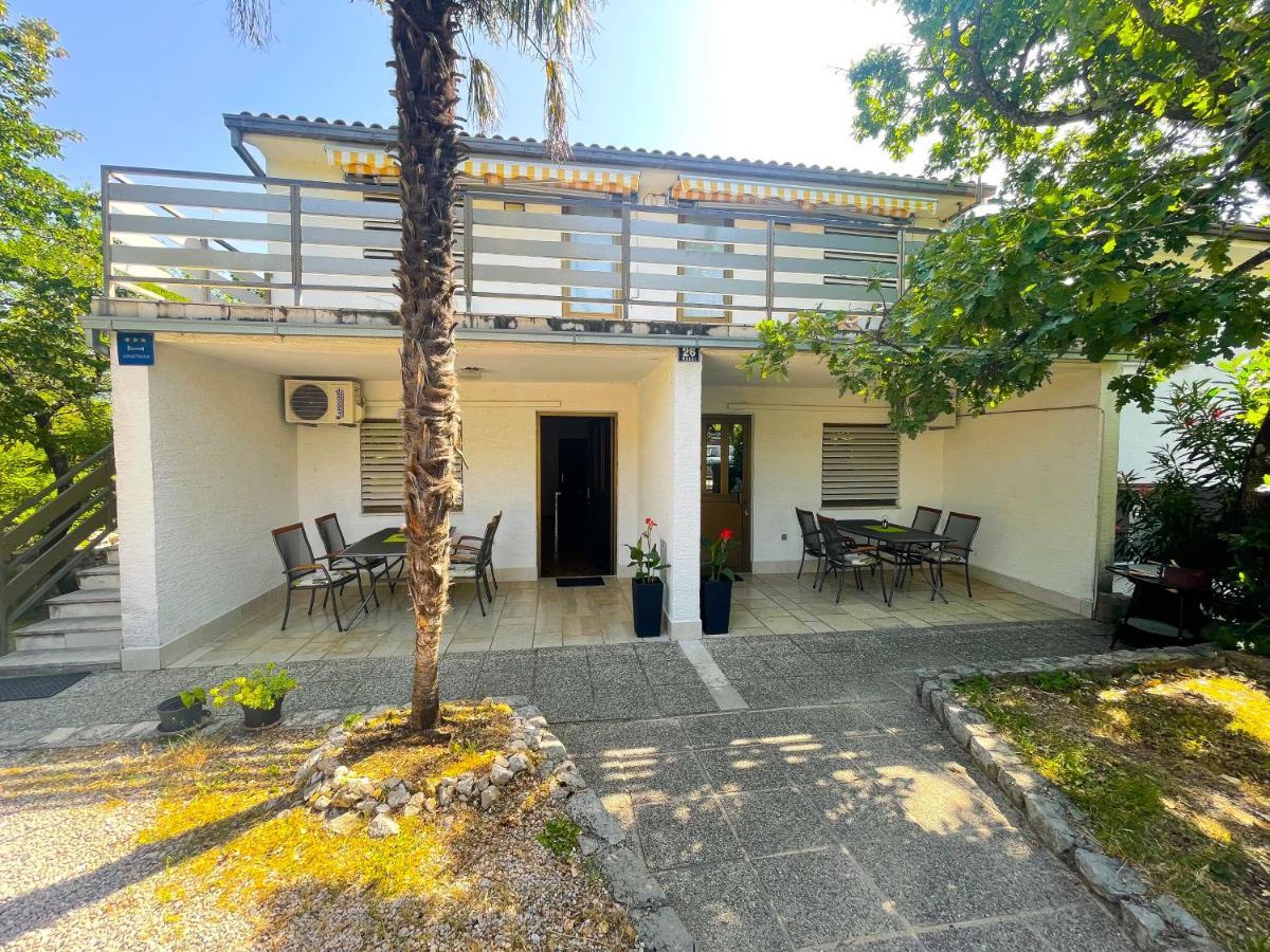 Apartmani Irena Jadranovo Luaran gambar
