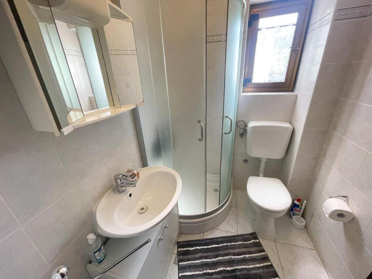 Apartmani Irena Jadranovo Luaran gambar