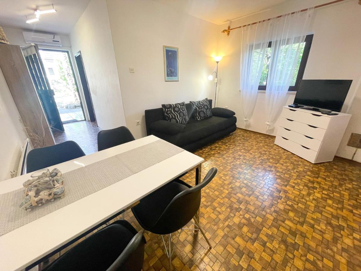 Apartmani Irena Jadranovo Luaran gambar