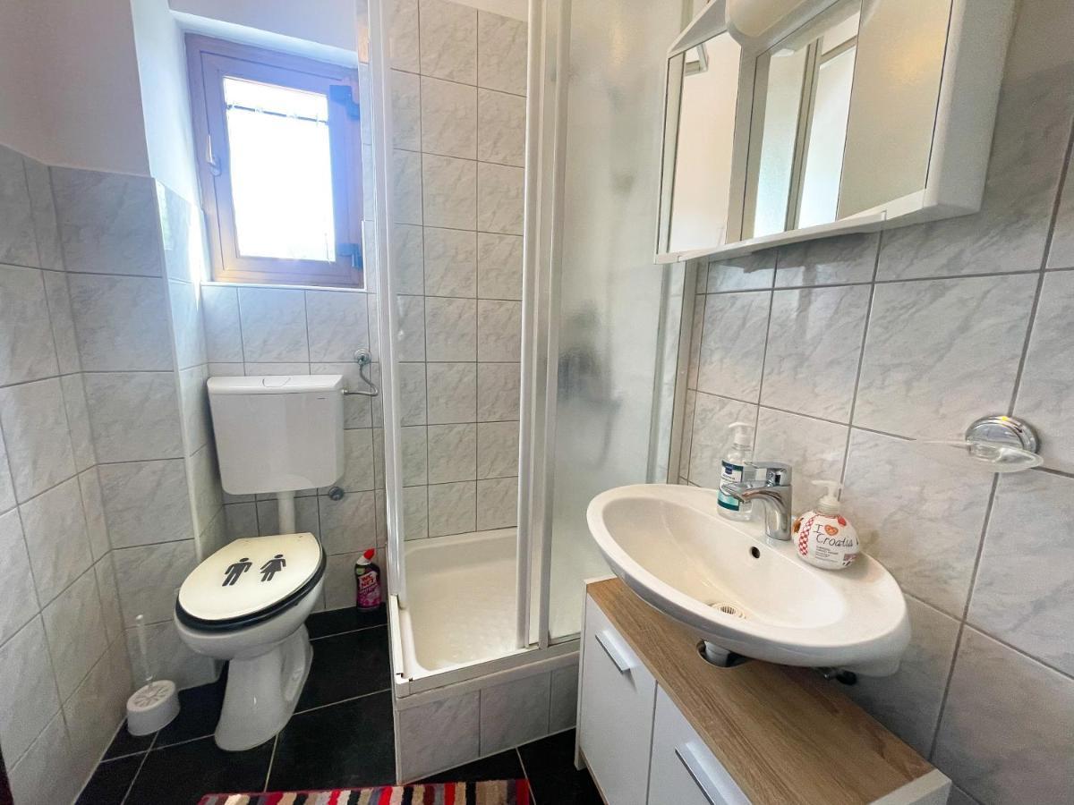 Apartmani Irena Jadranovo Luaran gambar