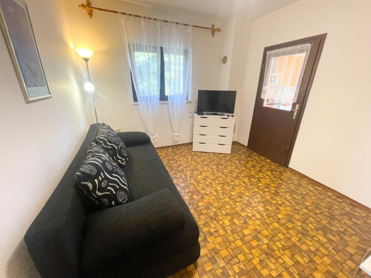Apartmani Irena Jadranovo Luaran gambar